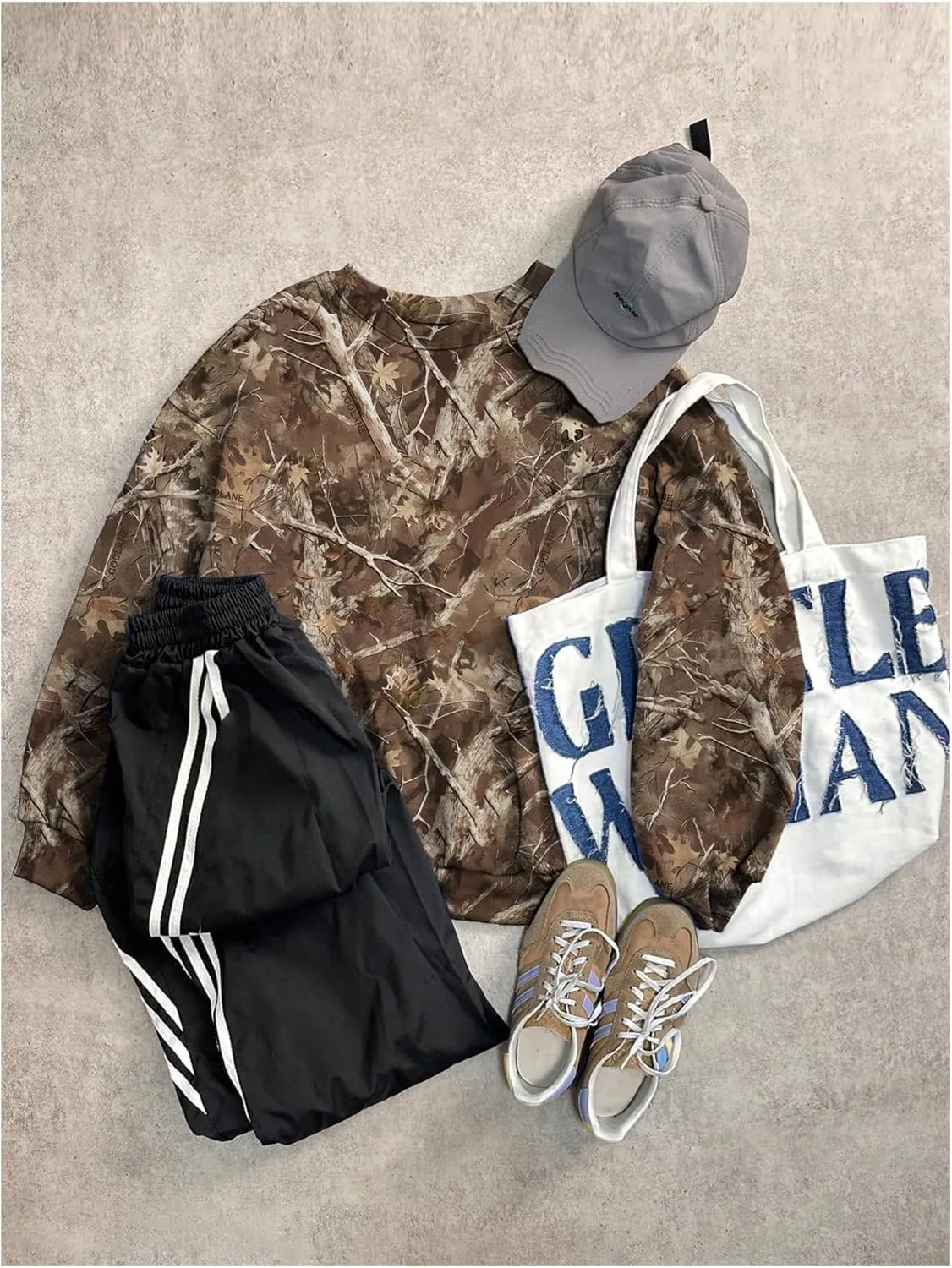 SOLY HUX Women's Camo Graphic Crewneck Sweatshirt Long Sleeve Y2K Vintage Pullover Streetwear Tops