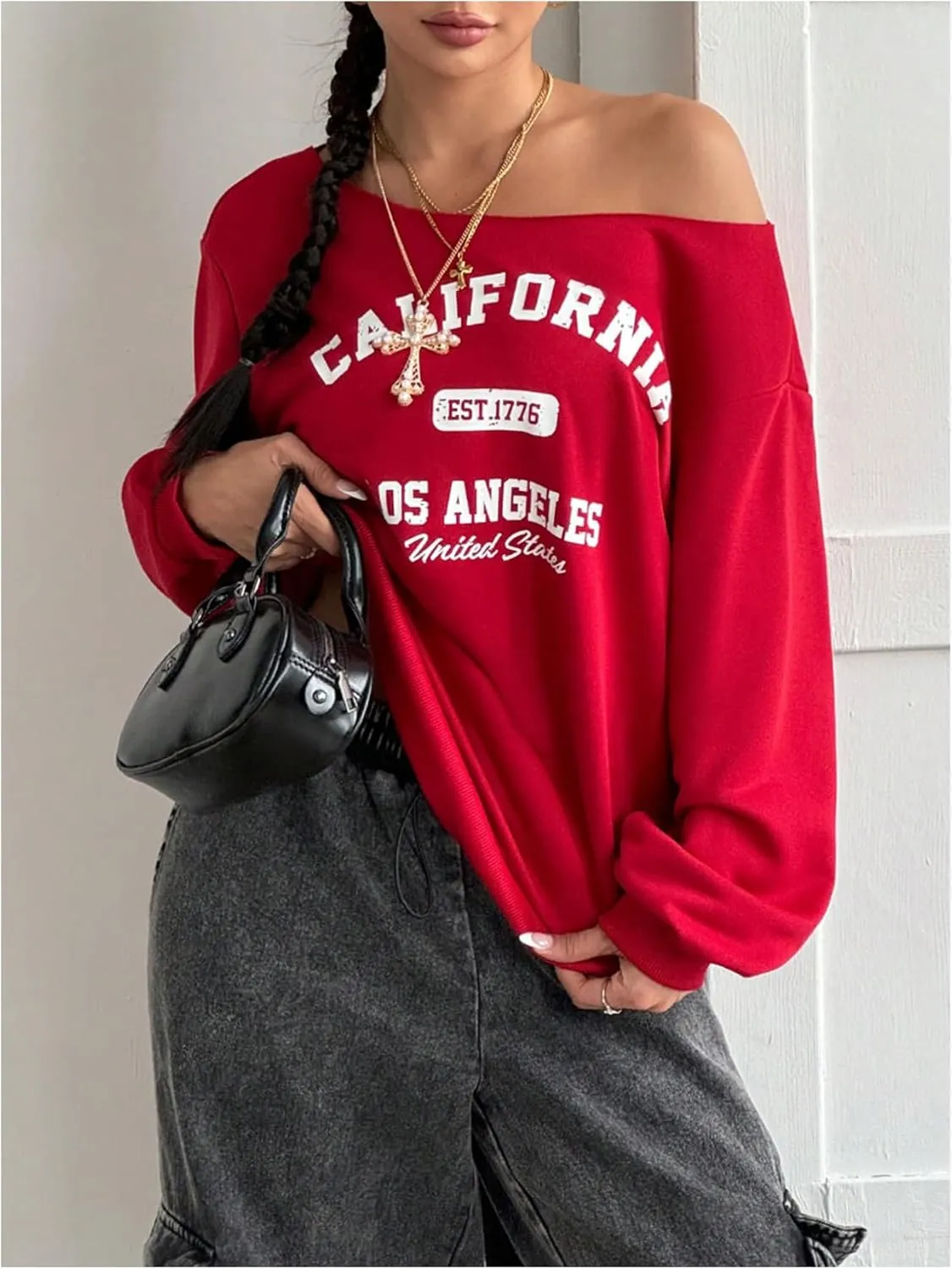 SOLY HUX Women's Off Shoulder Letter Graphic Sweatshirts Long Sleeve Baggy Pullover Streetwear
