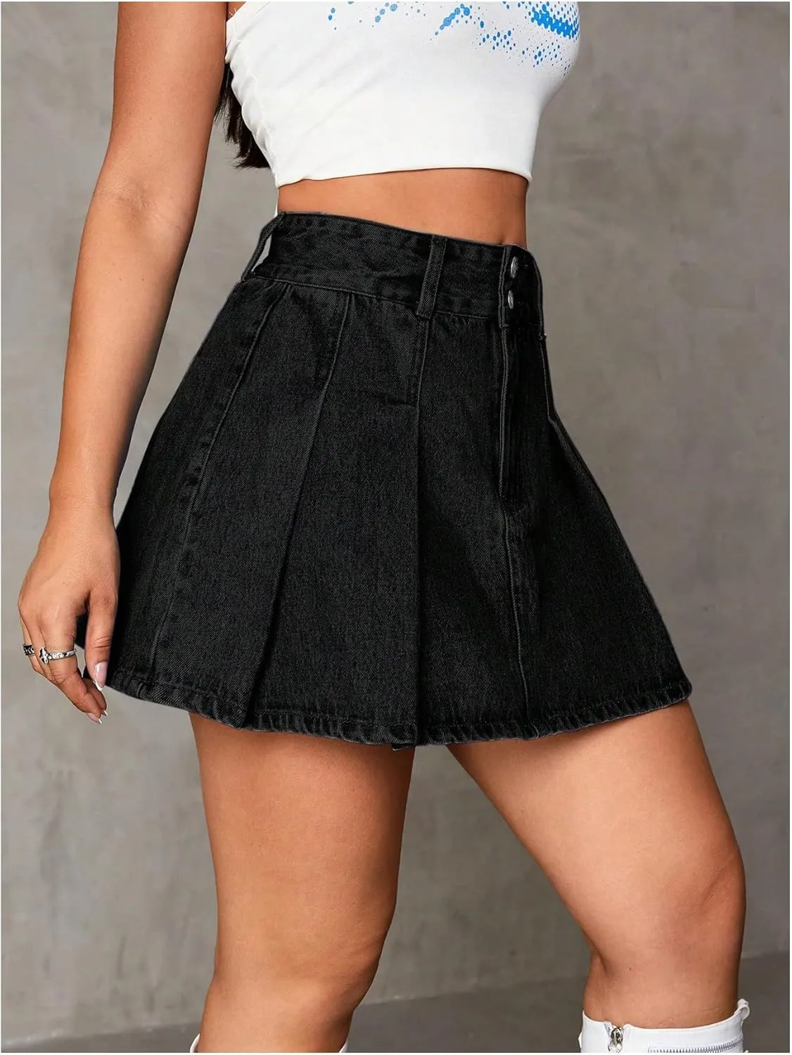 WDIRARA Women's High Waist Button Pleated Hem Skater A Line Streetwear Mini Denim Skirt