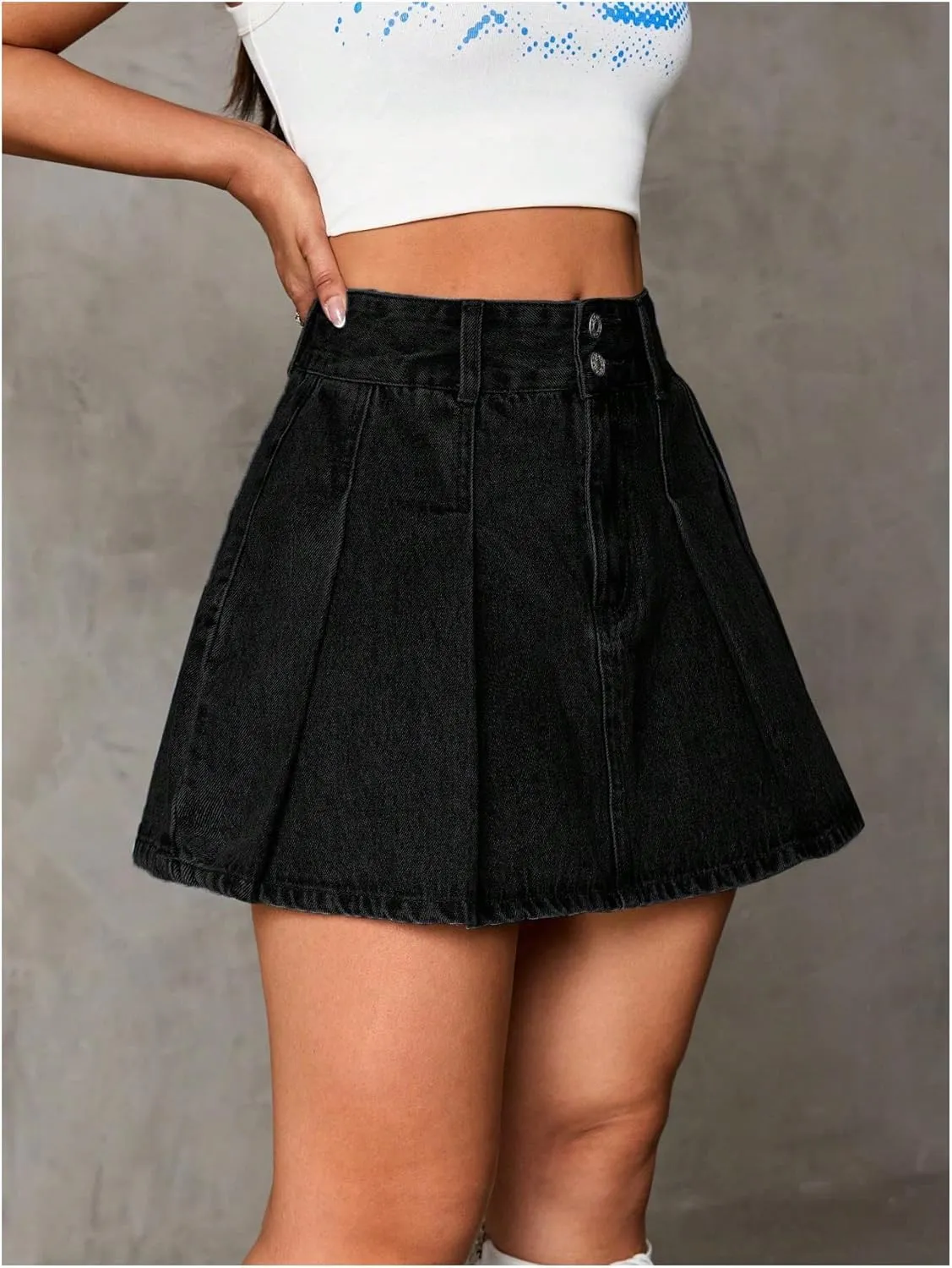 WDIRARA Women's High Waist Button Pleated Hem Skater A Line Streetwear Mini Denim Skirt