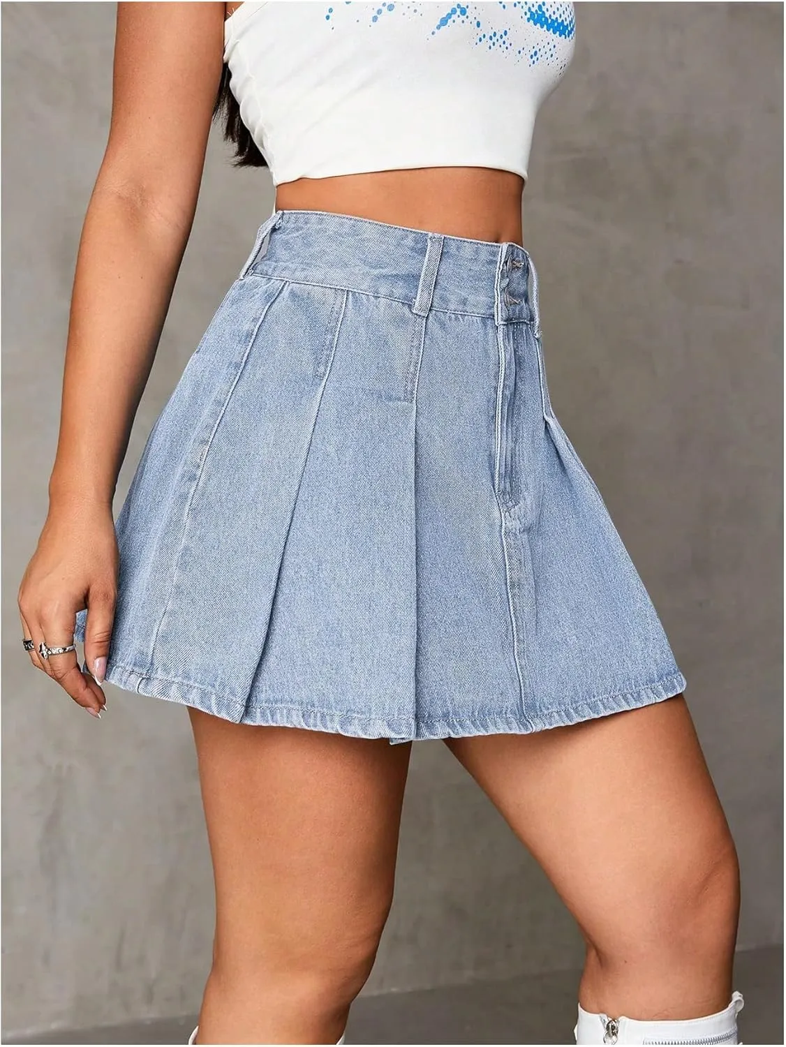 WDIRARA Women's High Waist Button Pleated Hem Skater A Line Streetwear Mini Denim Skirt