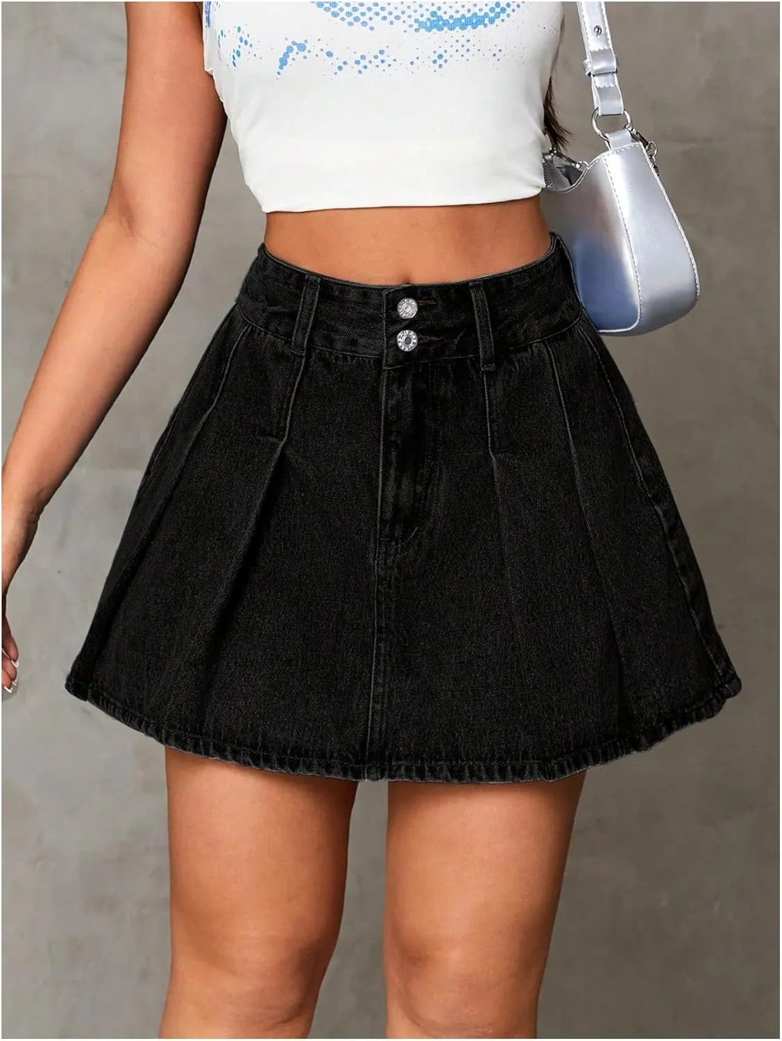 WDIRARA Women's High Waist Button Pleated Hem Skater A Line Streetwear Mini Denim Skirt