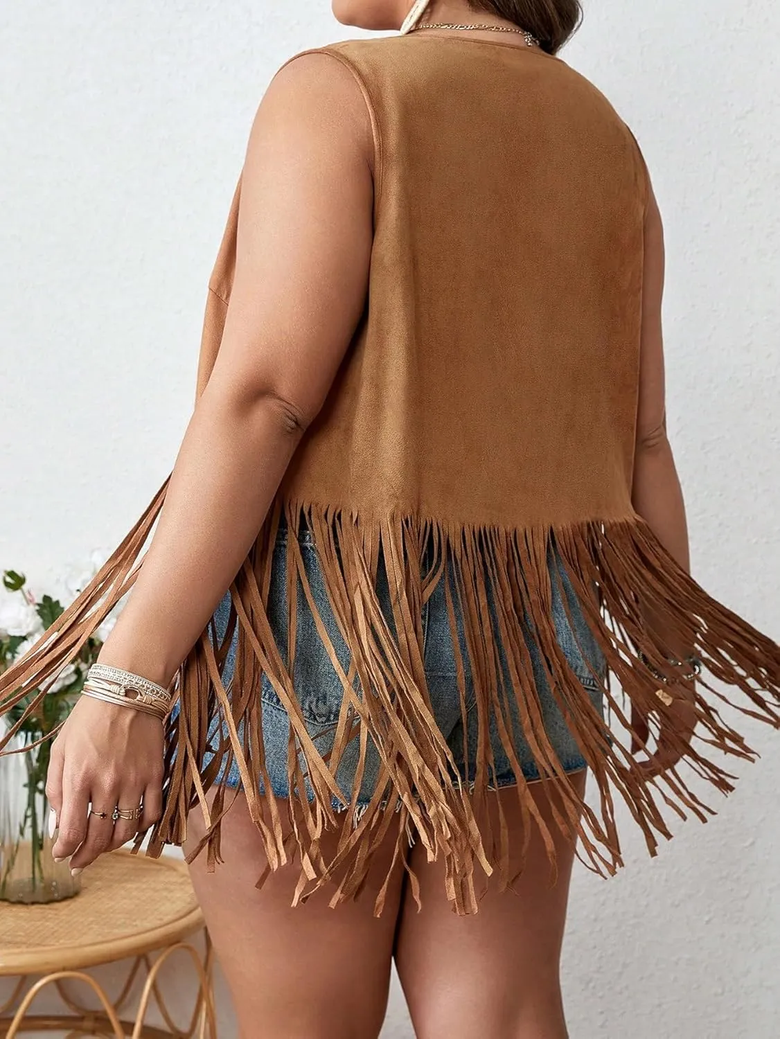 WDIRARA Women's Plus Size Fringe Trim Studded Detail Open Front V Neck Suede Boho Vest Jacket