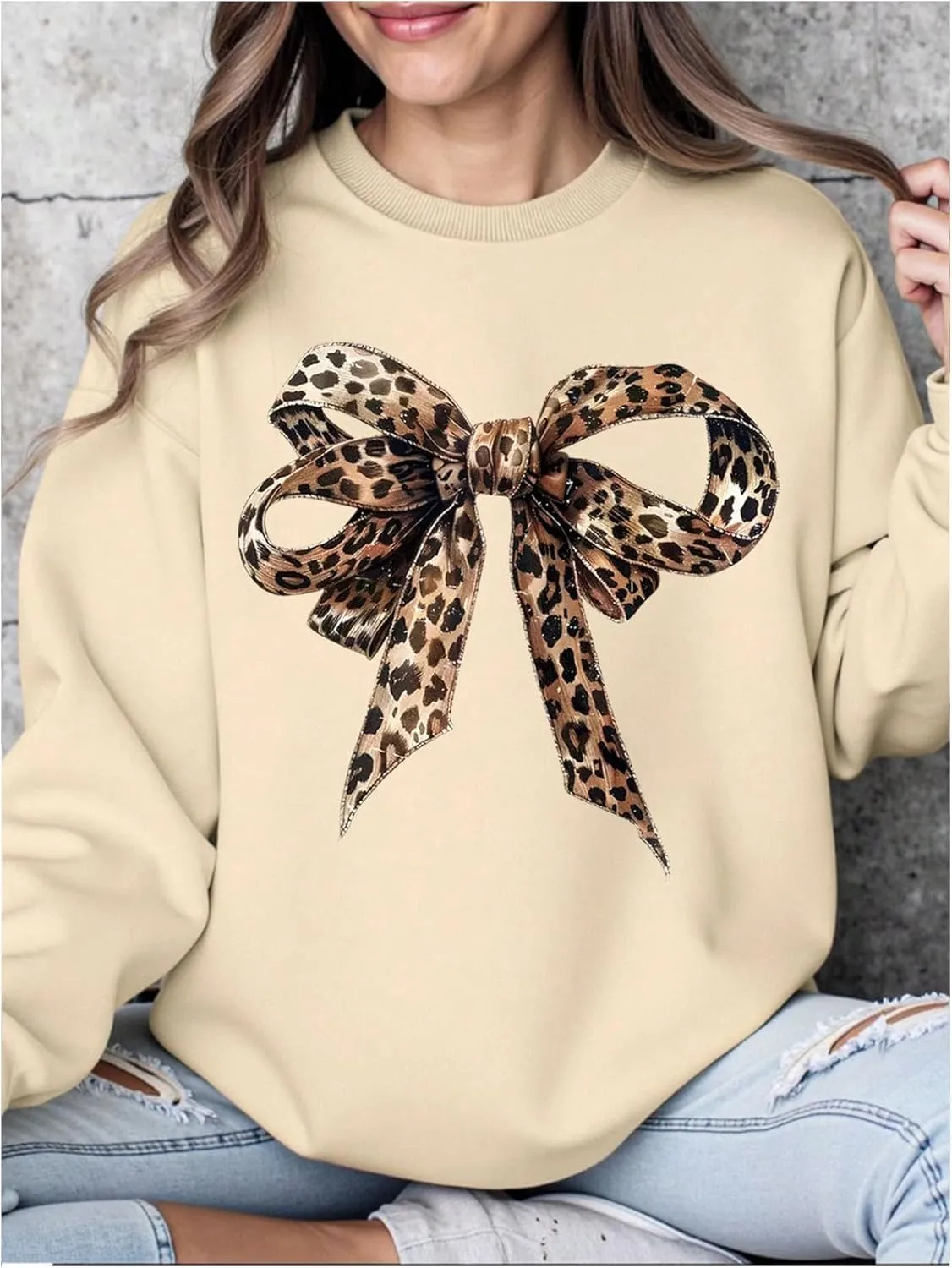 Women's Graphic Leopard Crewneck Sweatshirt Cheetah Bow Knot Long Sleeve Pullover Tops