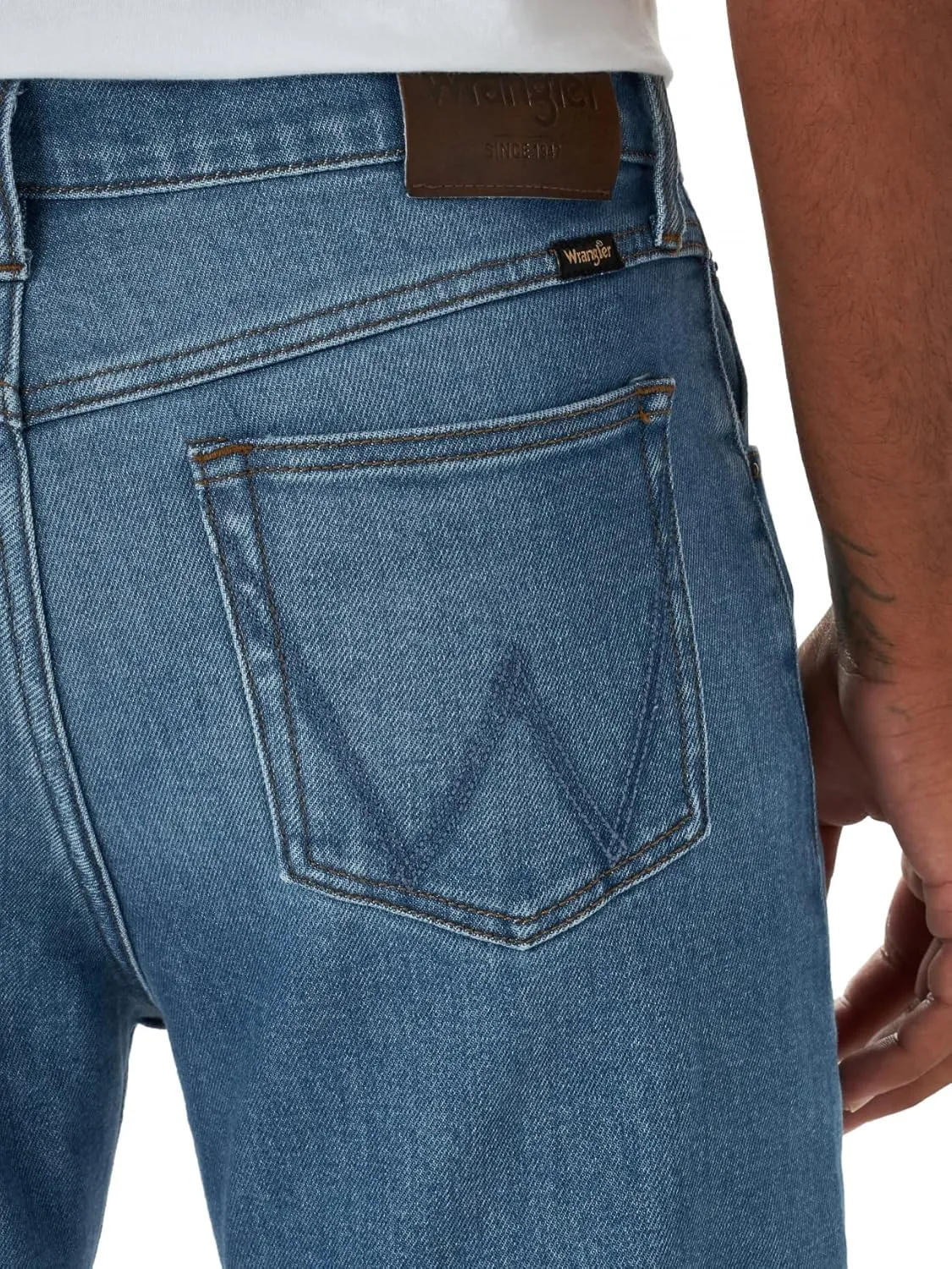 Wrangler Men's Free to Stretch Regular Fit Jeans